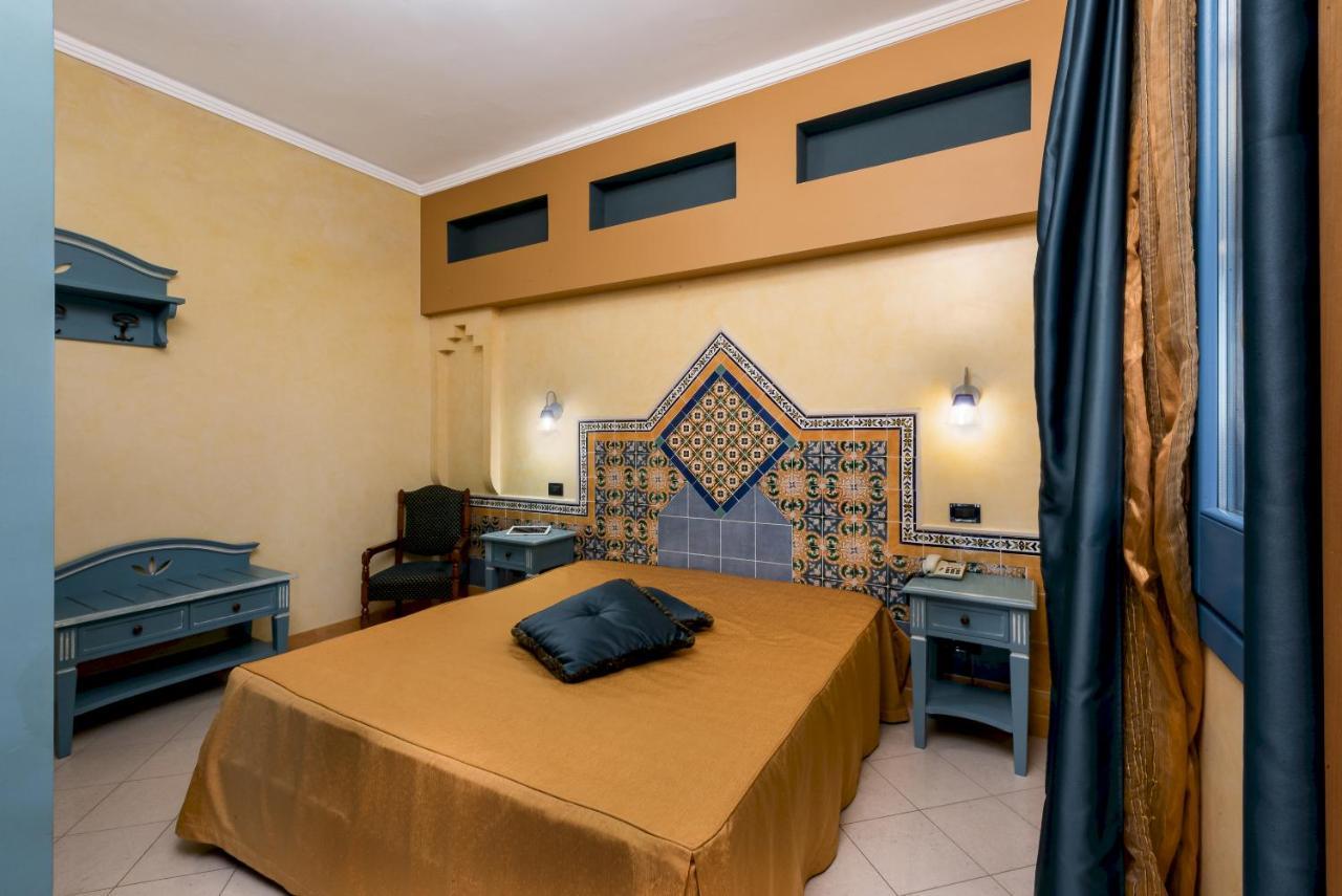 Hotel Ristorante Mediterraneo Faro Сан-Віто-Ло-Капо Екстер'єр фото