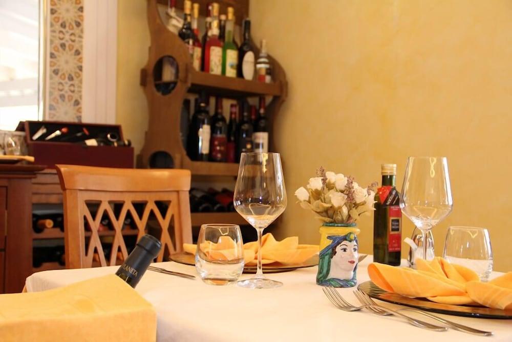 Hotel Ristorante Mediterraneo Faro Сан-Віто-Ло-Капо Екстер'єр фото